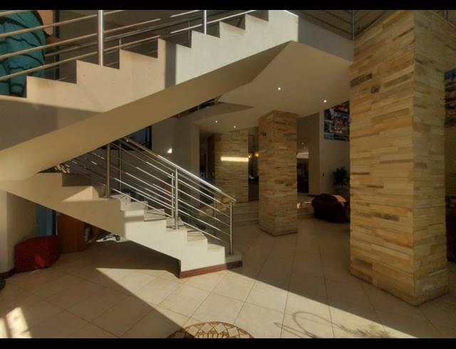 6 BEDROOM HOUSE FOR SALE IN MEYERSDAL
